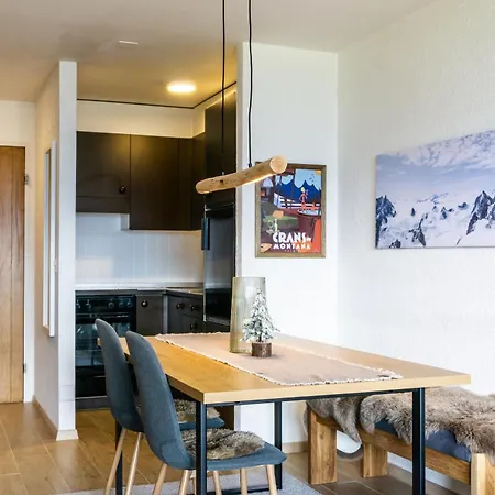 Ace Location With Pool & Sauna Apartment