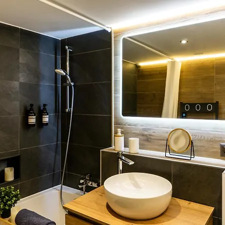 Ace Location With Pool & Sauna Апартаменты Кран-Монтана